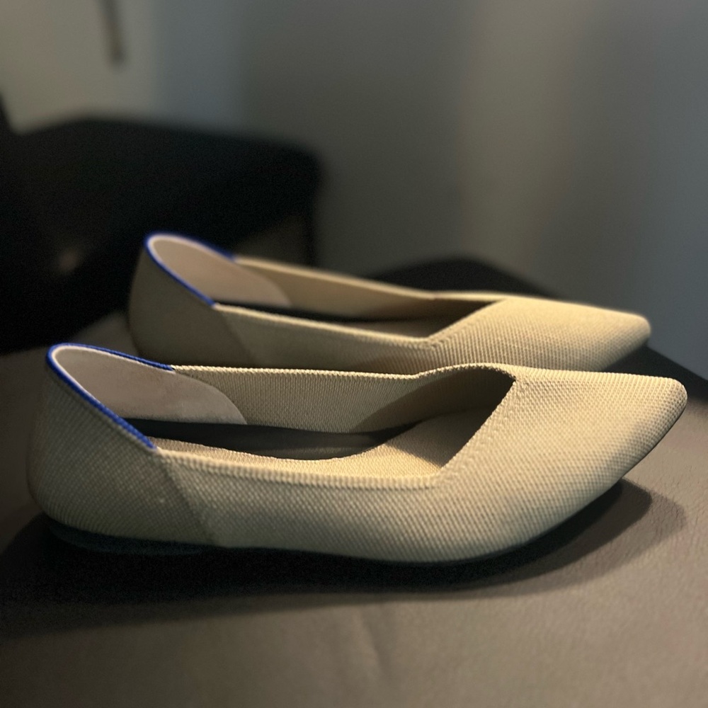 Rothy’s size 9, brand new, didn’t fit me. Fits more like an 8-8.5